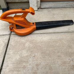 Black Deckers Blower