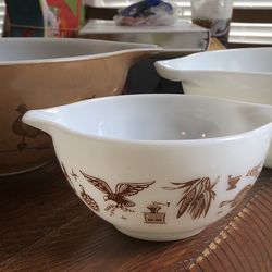 Early American Pyrex Vintage 1960s Nesting Bowls 
