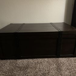 Lift-Top Coffee Table with Hidden Storage – Rustic Treasure Chest Style