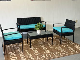 New inbox 4pc patio set with cushions
