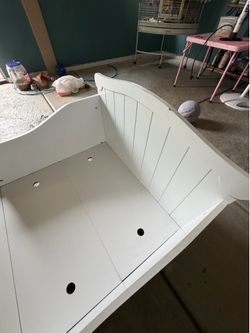 Toddler bed
