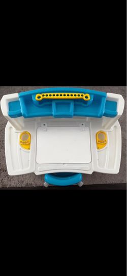 LIKE NEWā¼ļø STEP 2 KIDS ART DESK BLUE, WHTE , and GREY