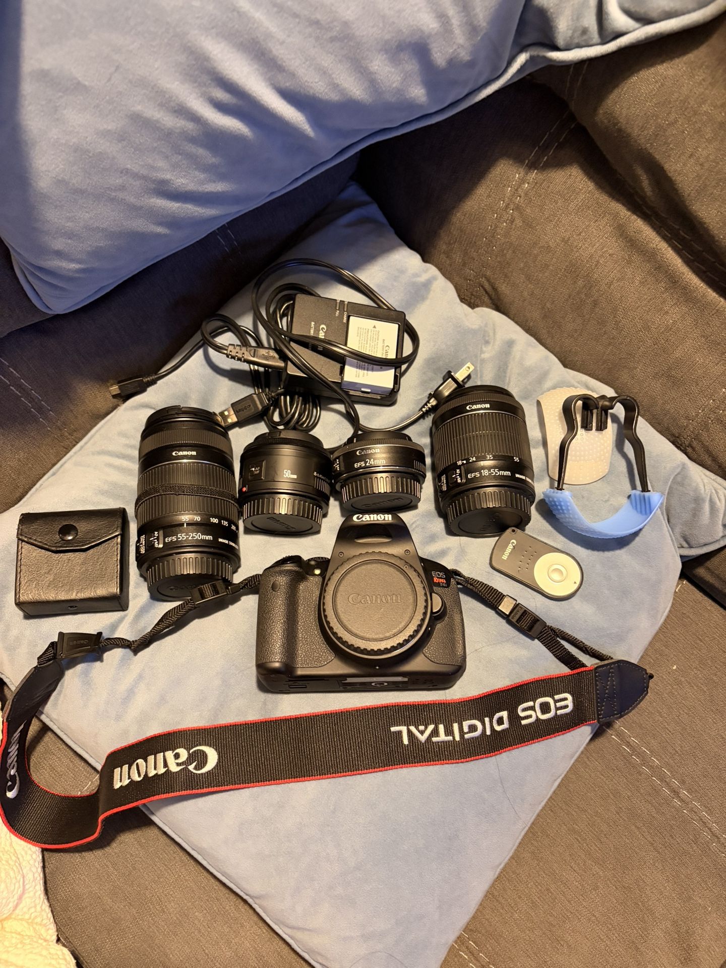 Canon EOS Rebel T4i DSLR Camera Bundle — 50mm f/1.8, 24mm f/2.8, 18–55mm, 55–250mm