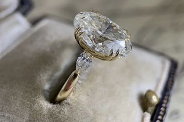 Golden Alloy Ring, Inlaid Cubic Zirconia