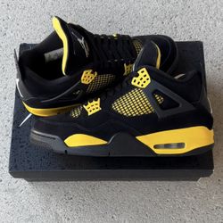 Jordan 4 Thunder 