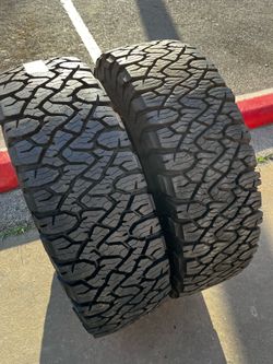 2 SEMI NEW LT 28575R17 BFGoodrich KO3 All Terrain tires for $300 installed and balance.  285/75/17  285/75/R17 285 75 R 17 285 75 17 28575R17  Tread l