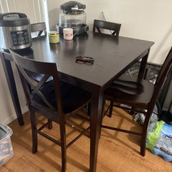 Kitchen Table And Chairs $100