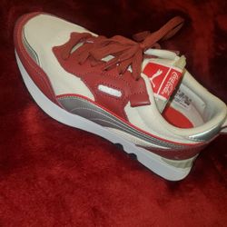 Ladies Pumas Coca Cola Eddition 7 1/2