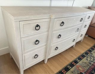 Brand New UNIVERSAL FURNITURE 9 DrawerDresser  Buffet