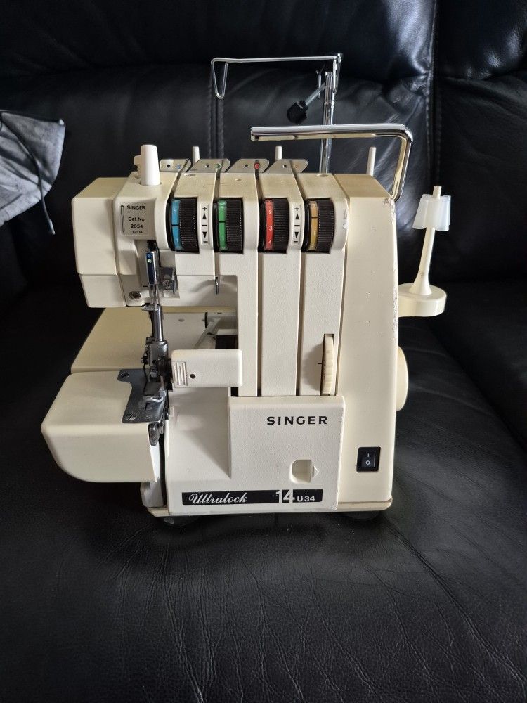 Singer Ultralock 14U34 Sewing Machine