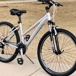 Bike Trek Carbon. Nice! For Rider 4”9-5”10. Rides Perfect!!