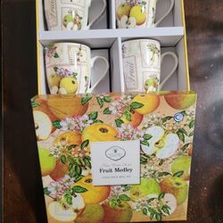 Petit Isabell New Bone China Four Piece Mug Set