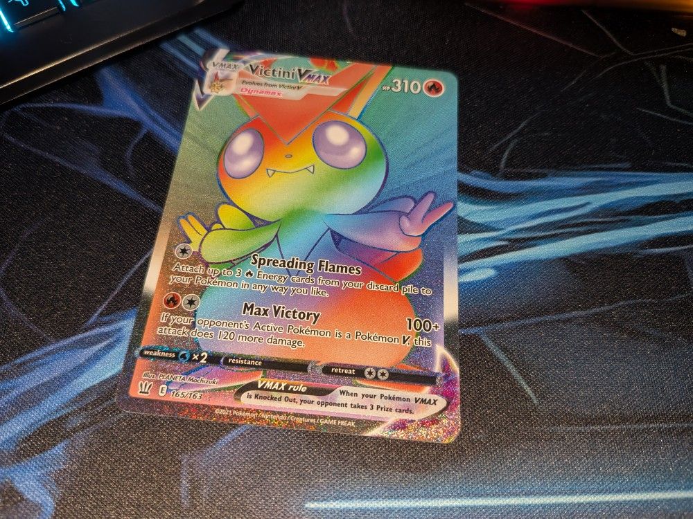 Victini VMax battle Styles Pokemon 165/163 light Play