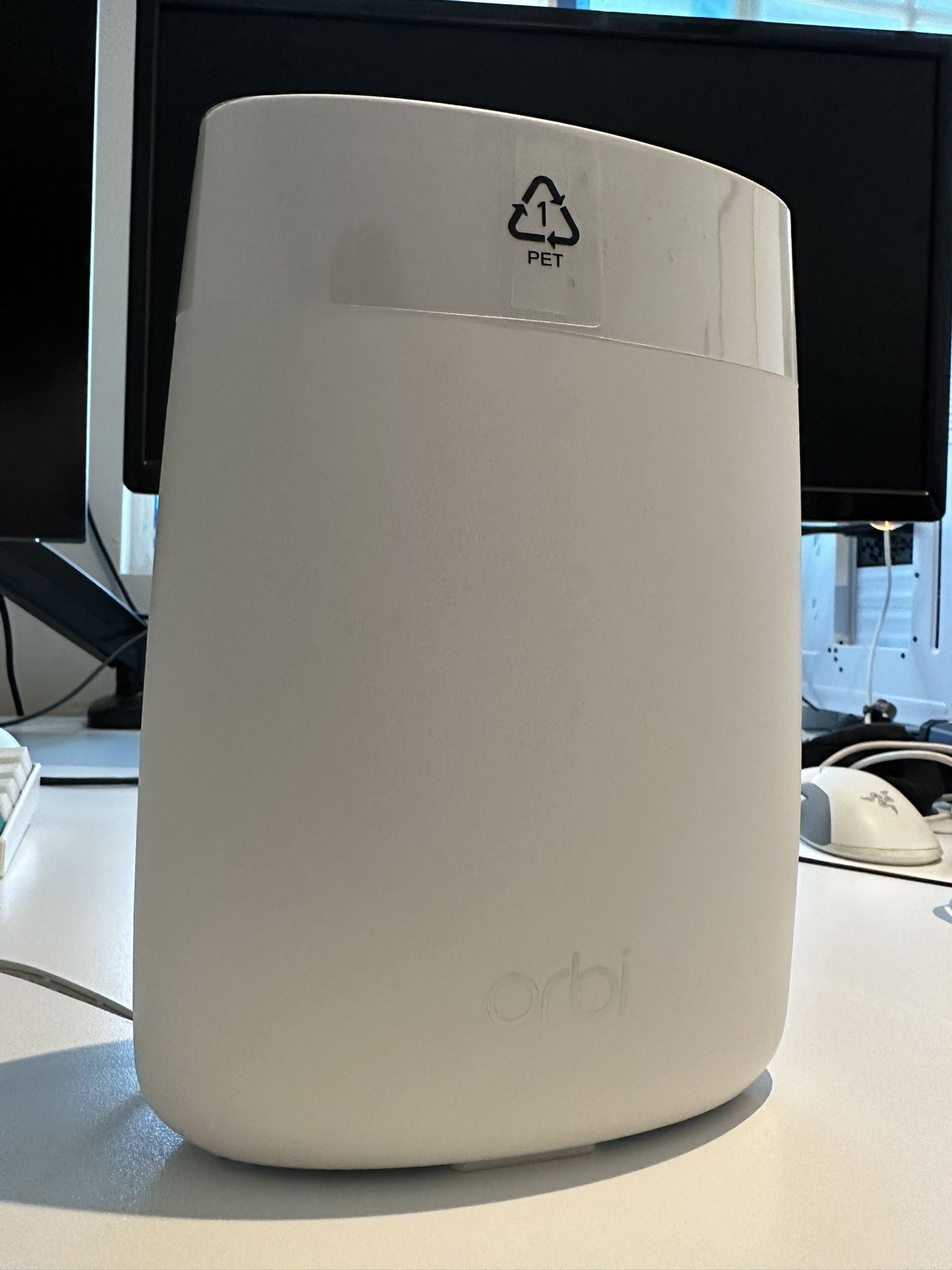 NETGEAR Orbi Router Whole Home Mesh WiFi System - Tri-band WiFi Router. Up to 2,500sqft of WiFi Coverage, AC3000 (RBR50)