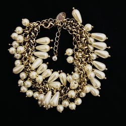 Women’s Pearl Bracelet 