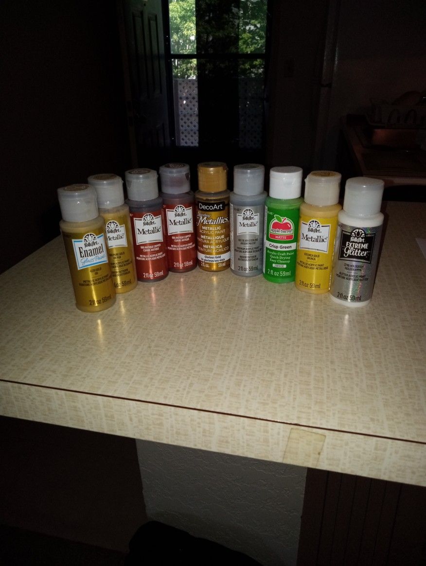 9 Piece Paint Set