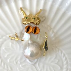 Flameball Pearl Eagle Hat Yellow Eye Ghost/Cutie Pendant