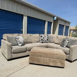 DELIVERY AVAILABLE 🚚🚛🚚 awesome 3 Piece Beige Sectional