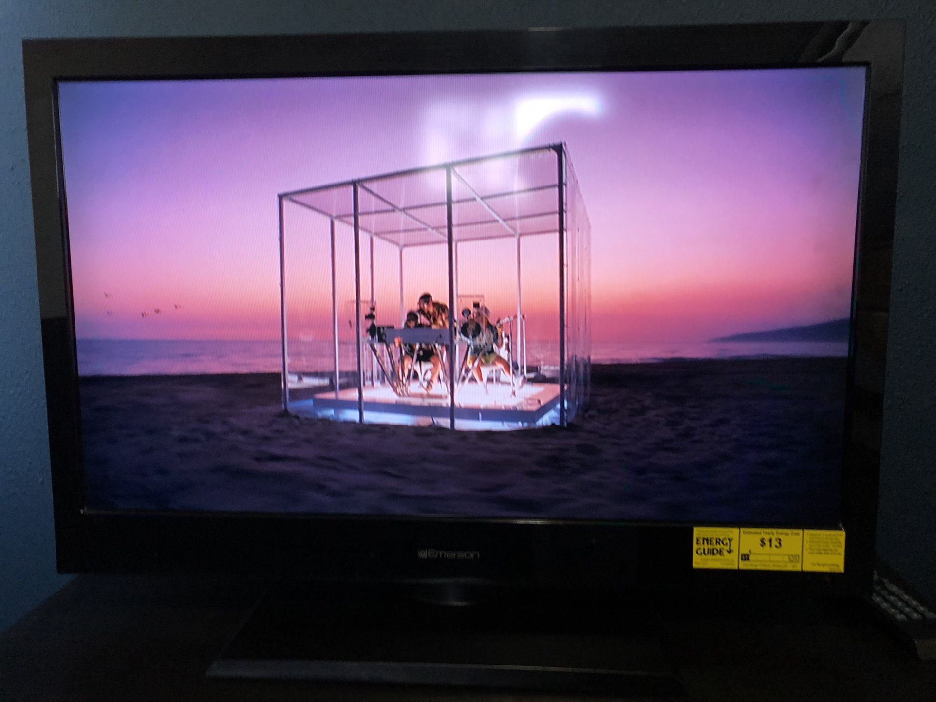 Black Emerson 32” Inch HDTV Flatscreen
