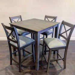 BRAND NEW 4 CHAIR COUNTER HEIGHT DINING TABLE 