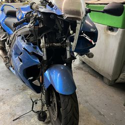 Wrecked 2009 sv650s