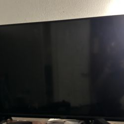 Vizio Tv 35 Inch Tv (cash And Pick Up Only)
