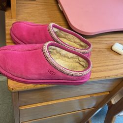 size 6 pink uggs 