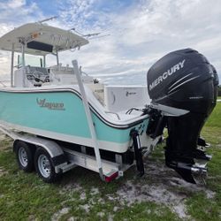 MAKO 284 DEL 20W4 VERADOS 300 CON 500 HORAS TRAILER 2023 ESTA EN NAPLES INTERESADOS LLAMAME 786@915@2829 