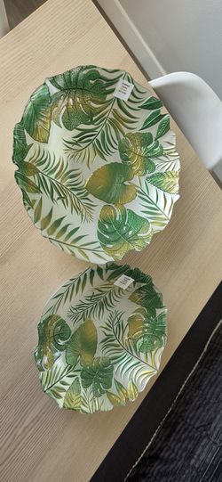 Embossed Glass Plate Set 