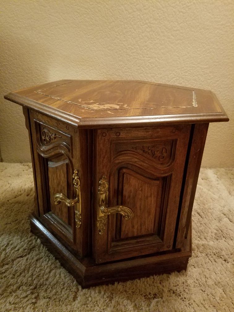 End Table (Height 20" x Width 23")