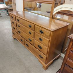 11 drawer dresser w/mirror