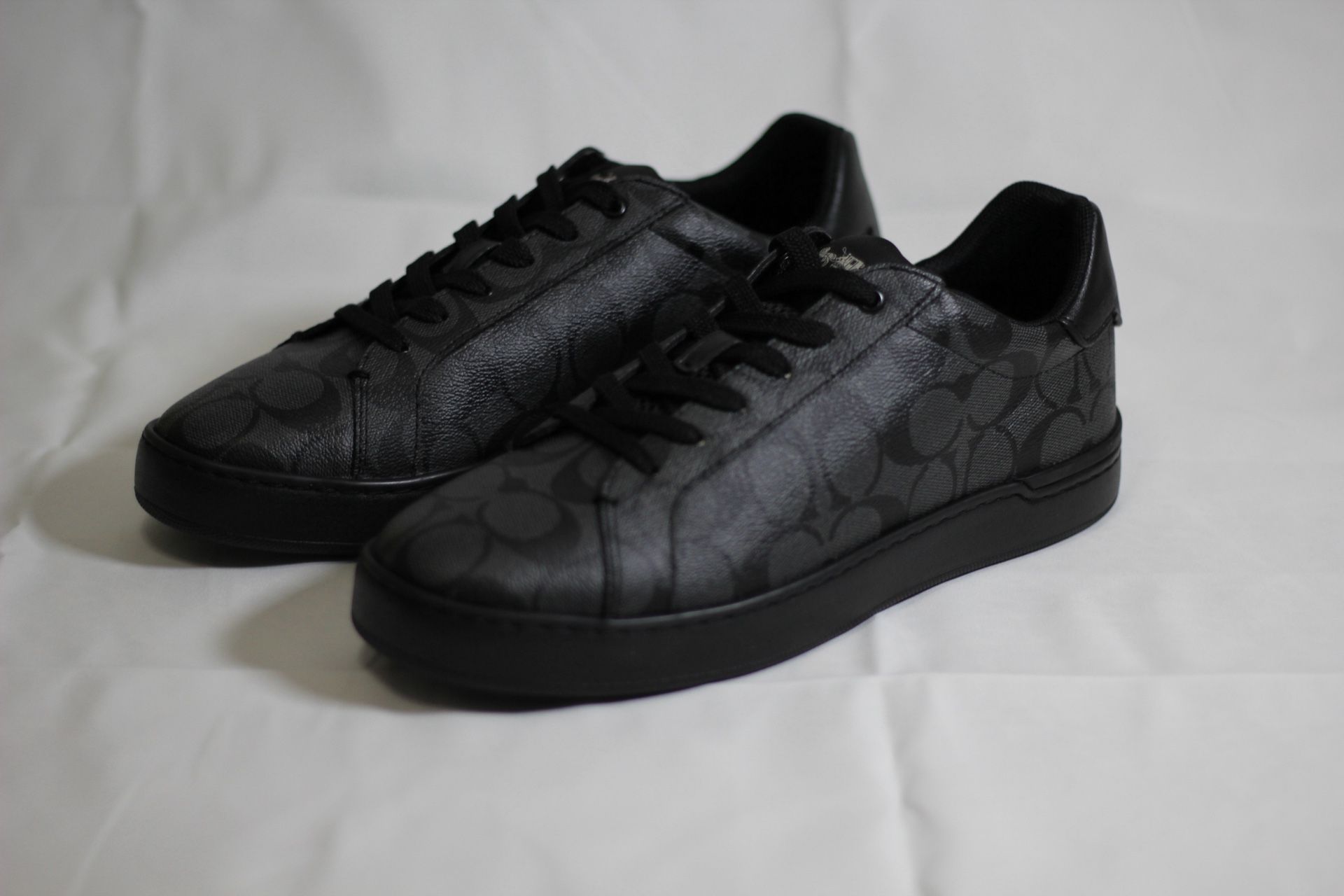 New Coach G4949 Clip Low Top Sneakers – Men’s 9D Charcoal/Black (Never Worn)
