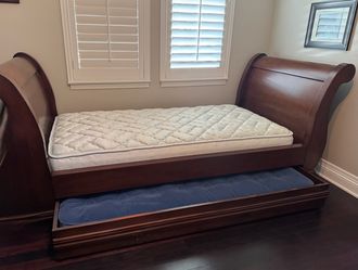 Pottery barn day bed