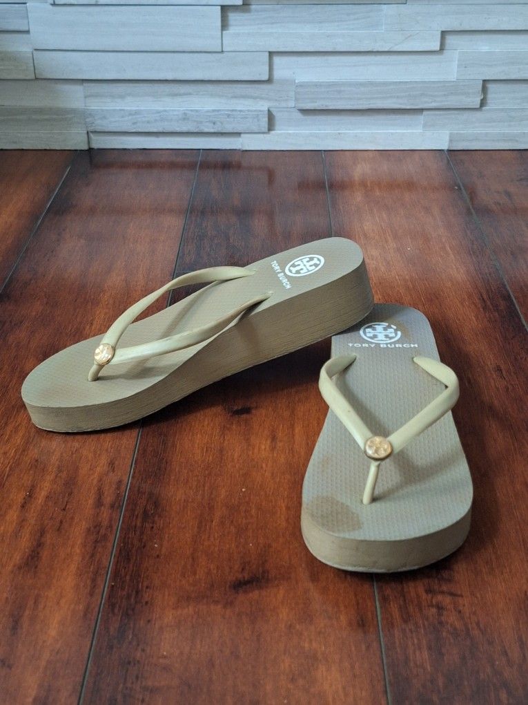 Tory Burch Sandals Women’s 8M Beige Wedge Thong Thin Flip Flops Casual Comfort