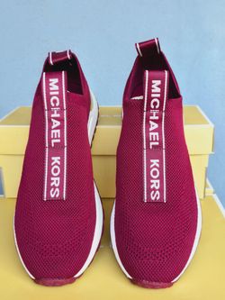 New Michael Kors Women's Slip On Sneakers Size 8.5 Only