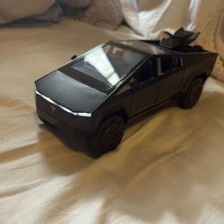 Tesla, Cyber Truck Model Lights And Sounds And When You Press Steering Wheel, It Beeps