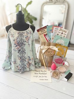NWOT REWIND floral cold shoulder blouse-XS & Beauty gift bag