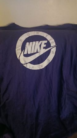 Nike Sportswear Graphic T-Shirt (Long Sleeve)