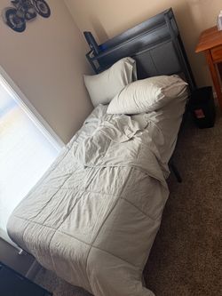 Bed set for sale