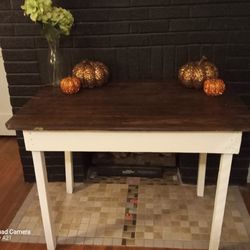 Beautiful Chalk Painted Farmhouse Table. Must have piece for anyone who collects or wants to start collecting Farmhouse style  furniture! A MUST SEE!!