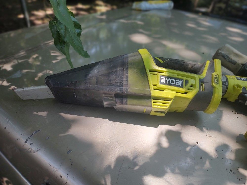 Ryobi Vacuum