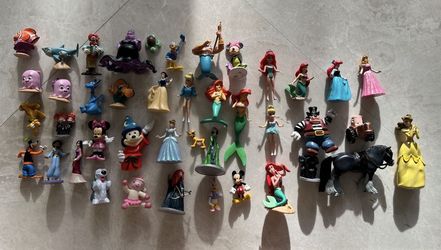 DISNEY FIGURE LOT