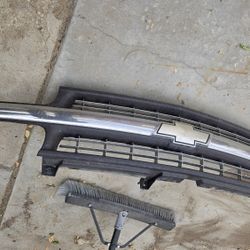 99-06  Chevy Silverado  Grill  Oem