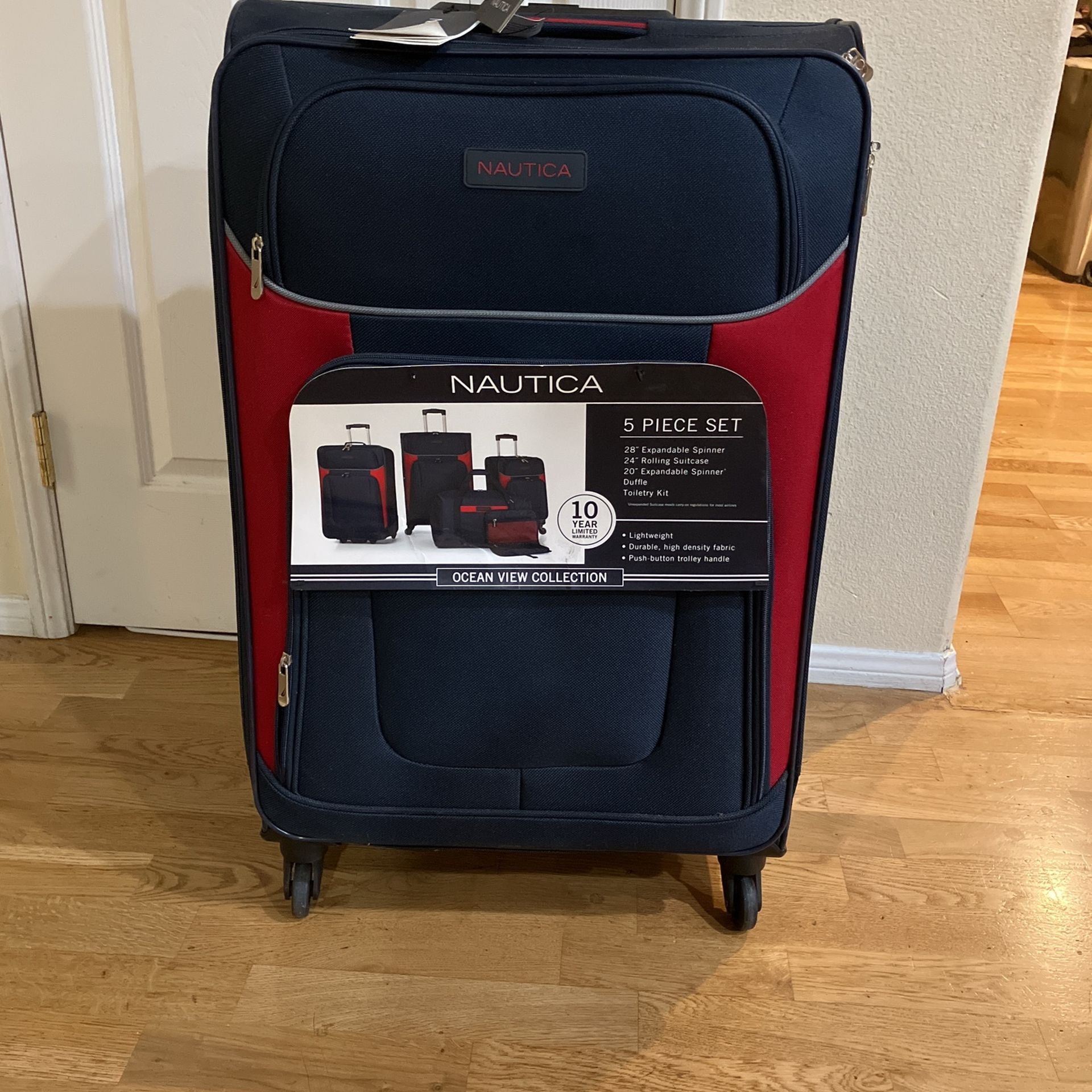 Nautica 5 Piece Luggage Set Brand New Never Used