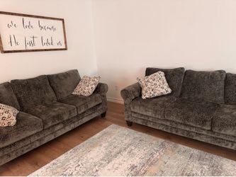 Rooms to go couches