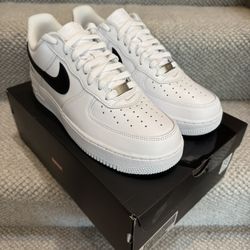 Supreme x Nike Air Force 1 Low White Black