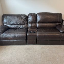 Bassett Leather Power Reclining Loveseat w Center Console