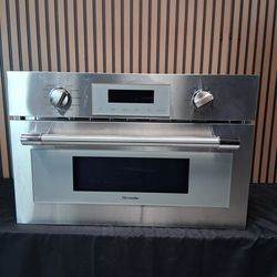 Thermador 30 Inch Single Speed Electric Wall Oven with 1.6 cu. ft. Capacity, 1000 Watts, 36 CookSmart® Auto Programs, 10 Power Levels (MC30WP-D-1324)