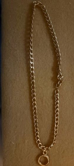 GOLD TONE NECKLACE WITH PENDANT