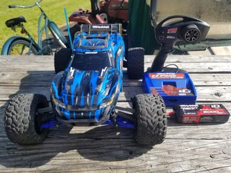 Traxxas Rustler 4X4 1/10 Scale 